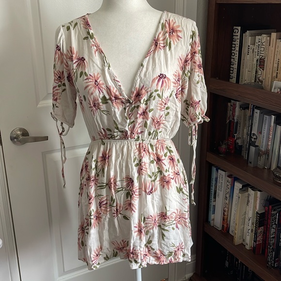 cute floral beachy short sleeve dress - Picture 1 of 6